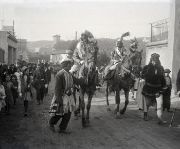 Cavalcada de Reis a Barcelona, probablement a Sant Gervasi,1910. AGDB. Fons i autoria: Frederic Juandó Alegret.