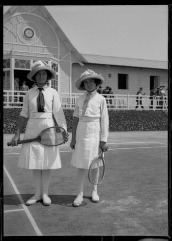 Jugadores al X Concurs Internacional de Lawn-Tennis de Barcelona, 1912. AGDB. Fons i autoria: Frederic Juandó Alegret.