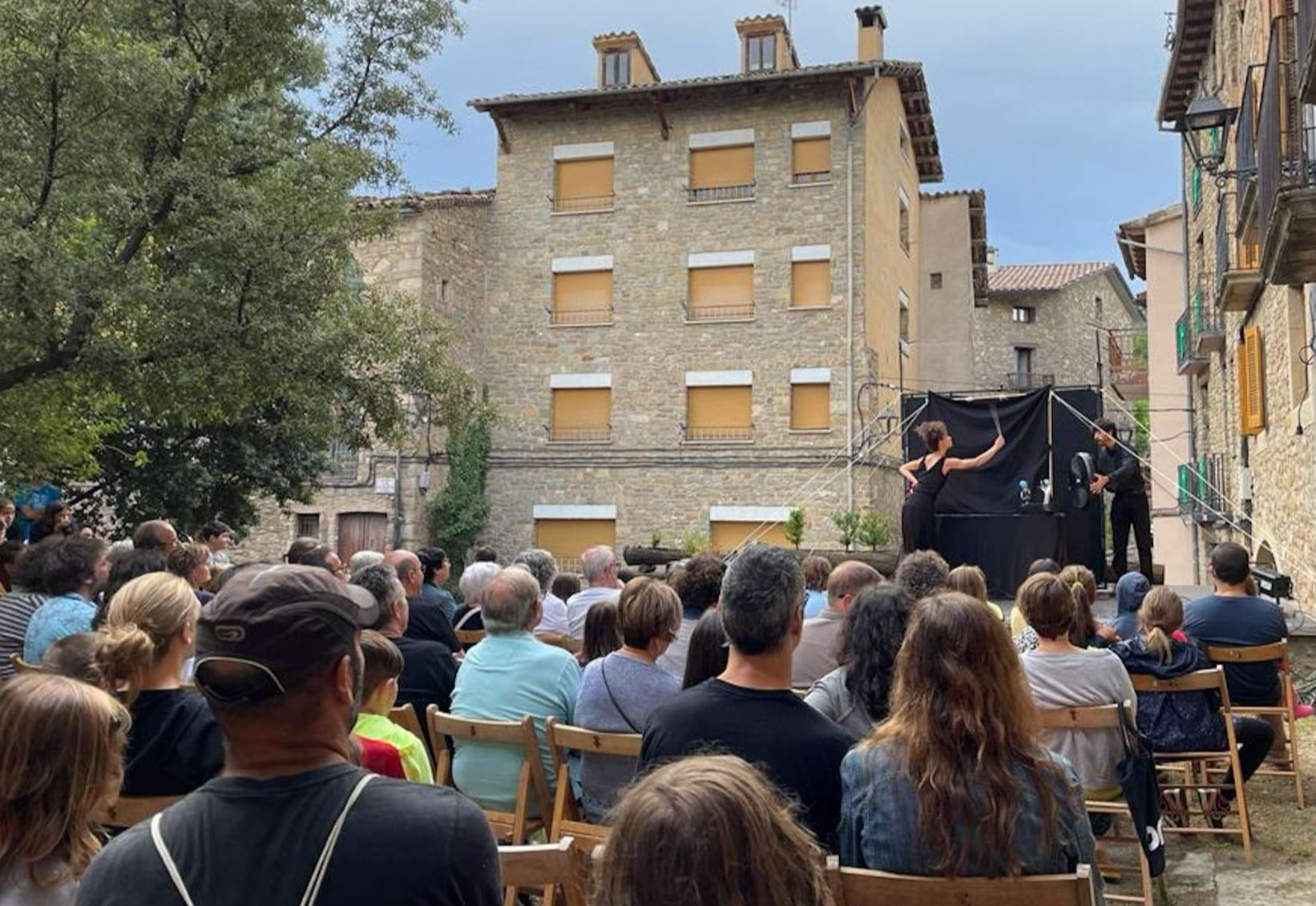 Actuació als carrers de Borredà